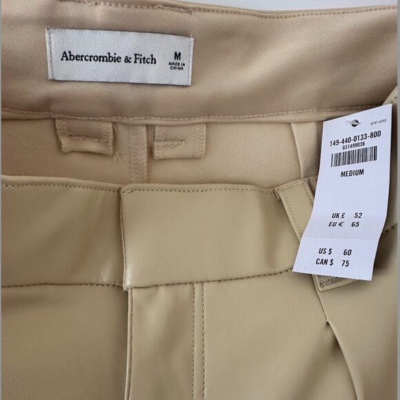 Abercrombie & Fitch Faux Vegan Leather Trouser Shorts Butter Yellow M - Picture 2 of 3